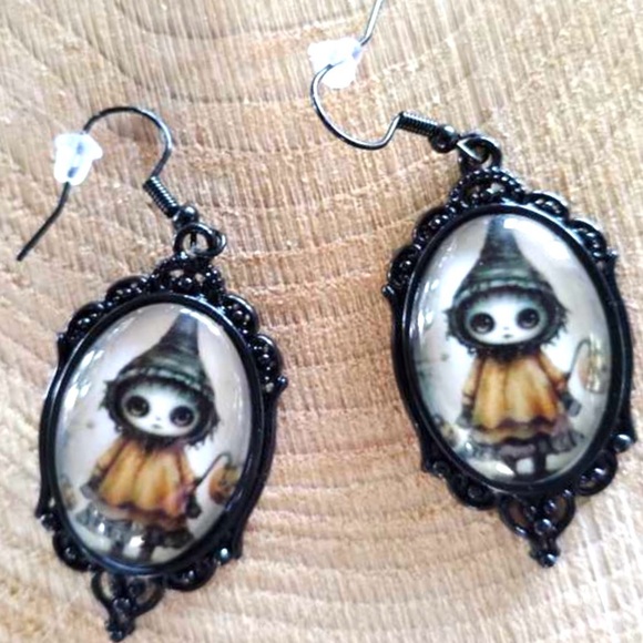 Scarecrow Girl Cameo Pumpkin Jack-o’-lantern Fall Autumn Halloween Gothic Dangle - Picture 3 of 4